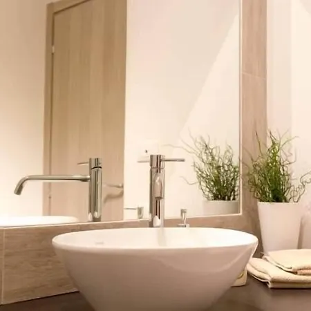 לינה וארוחת בוקר Romano Rooms