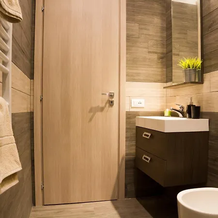 לינה וארוחת בוקר Romano Rooms