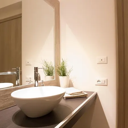 לינה וארוחת בוקר Romano Rooms קטאניה